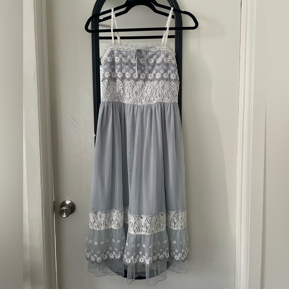 Axes Femme Elegant Gray and White Lace Dress